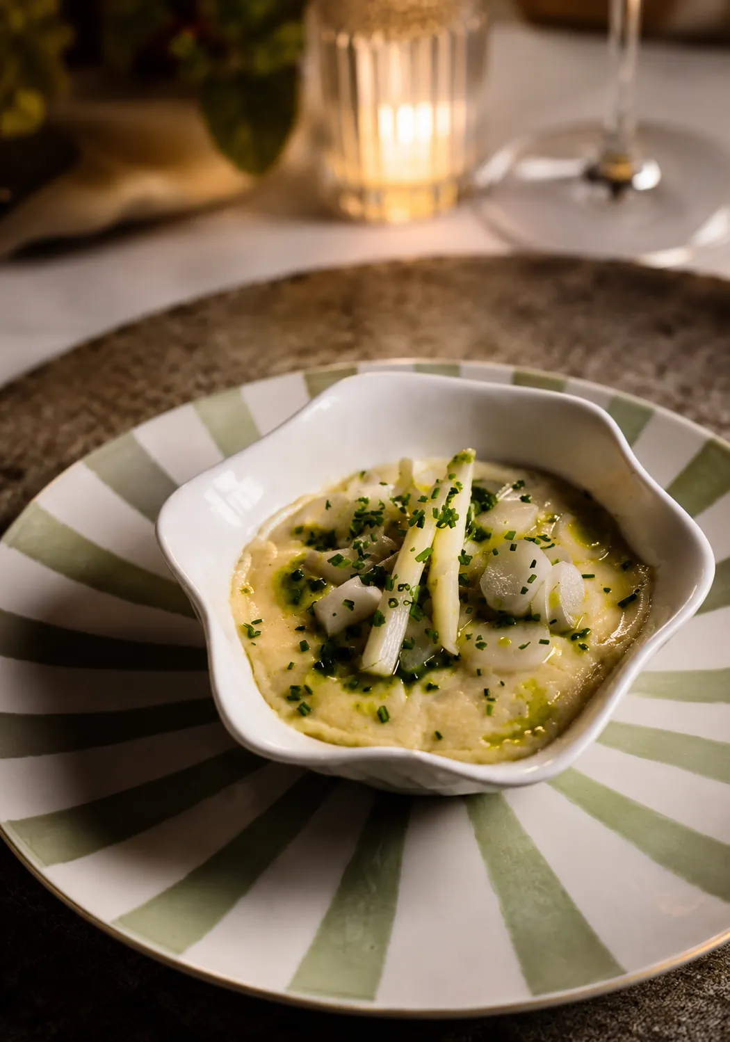 Chawanmushi met witte asperge en bieslook